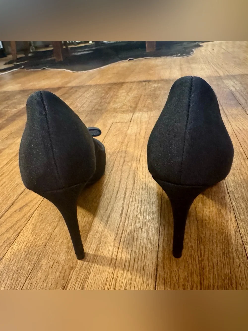 Tory Burch Black Pointed Toe Beetle Scarab Embellished Pumps - W9